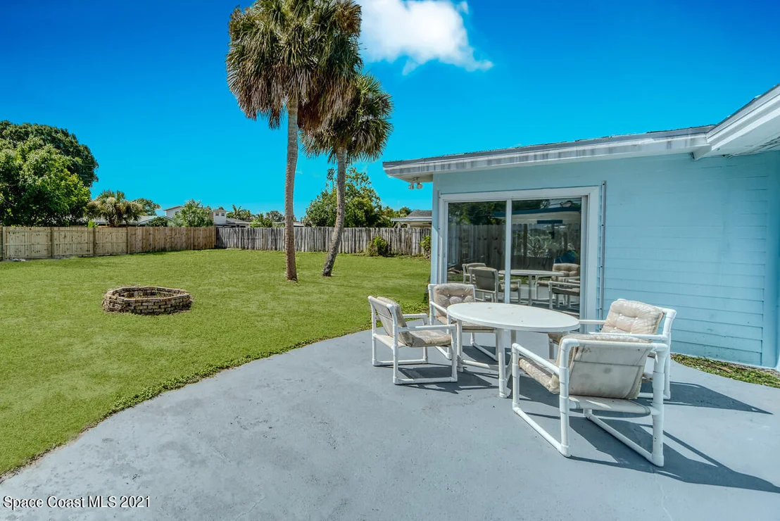 Photo of 1215 Pinetree Drive