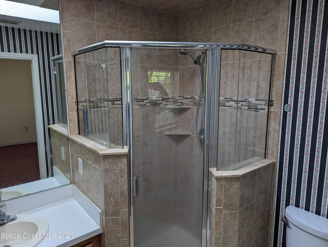 Photo of 6487 Hudson Road