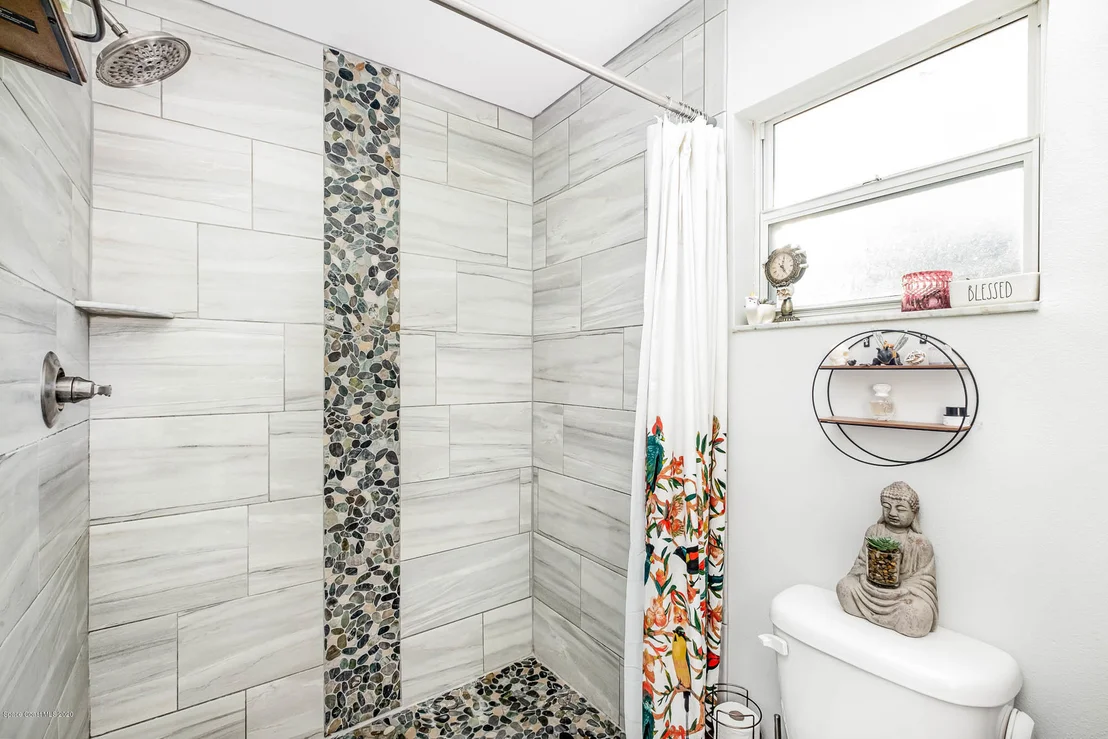 Photo of 990 Sycamore Drive