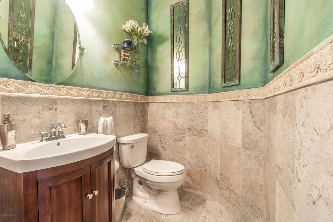 Photo of 814 Chatsworth Drive