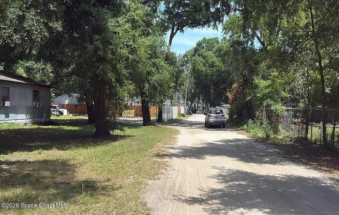 Photo of 1825 Huggins Drive