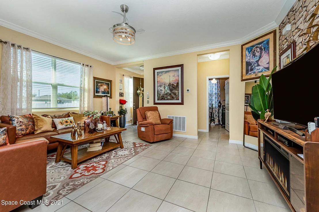 Photo of 187 Maple Drive
