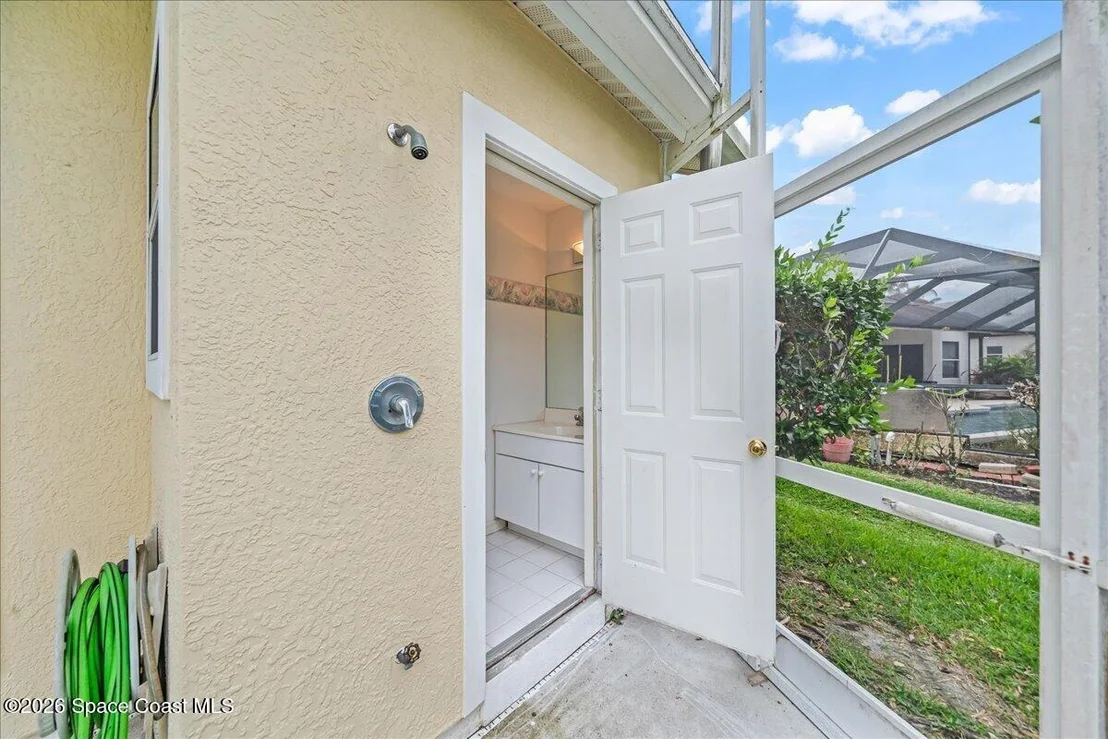 Photo of 493 Kimberly Drive