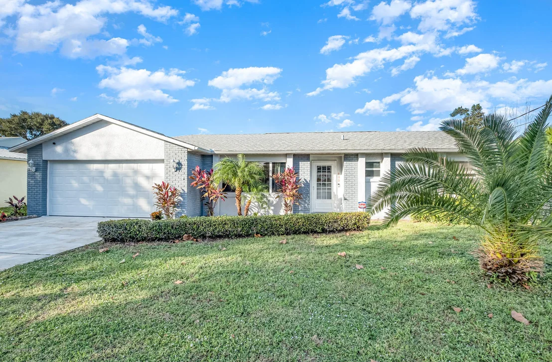 Photo of 990 Sycamore Drive