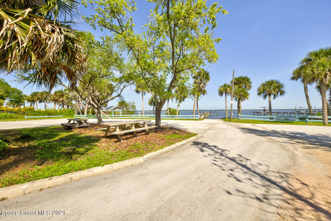 Photo of 2006 N Indian River Drive