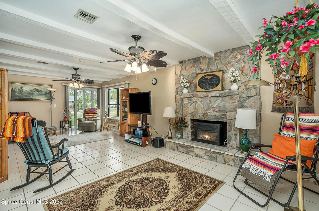 Photo of 1037 Fairlawn Drive