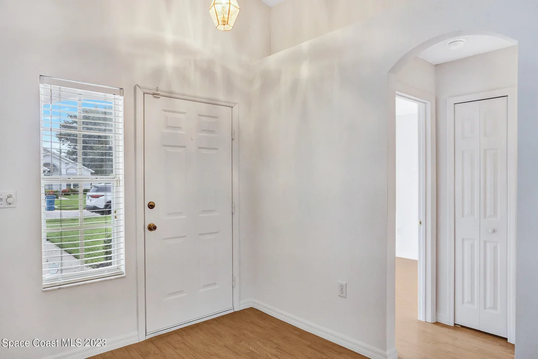 Photo of 958 Pine Creek Circle NE