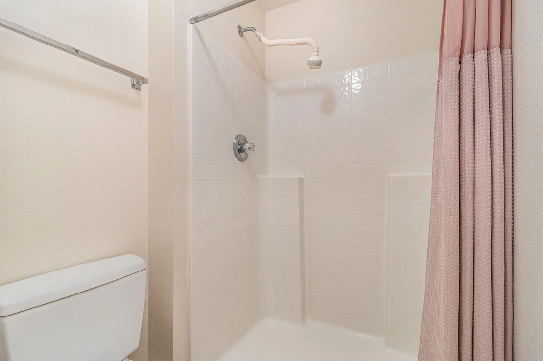Photo of 1136 White Oak Circle