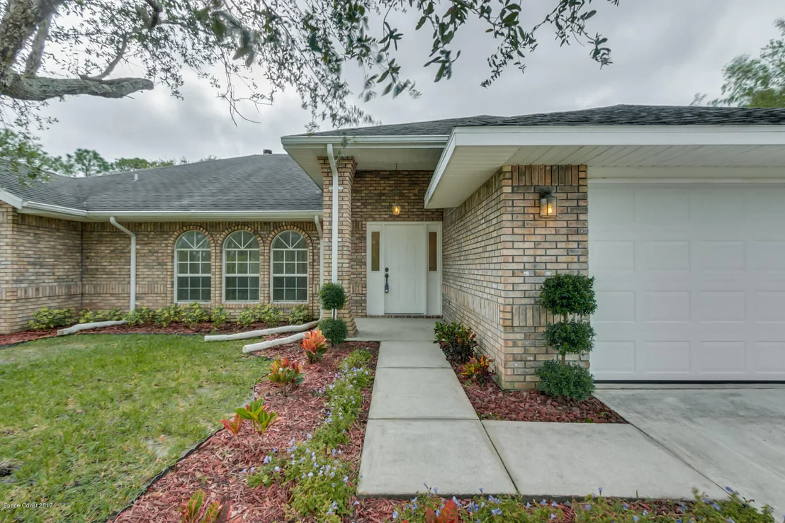 Photo of 2035 Grant Road