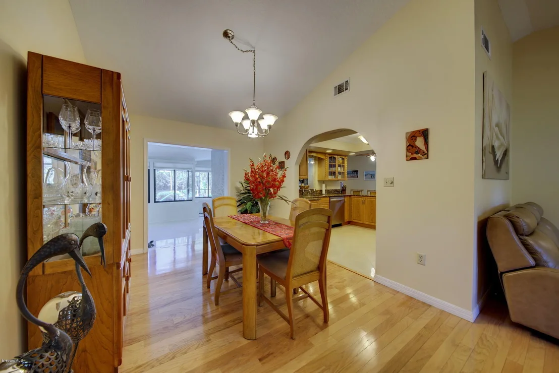 Photo of 1827 S Live Oak Drive