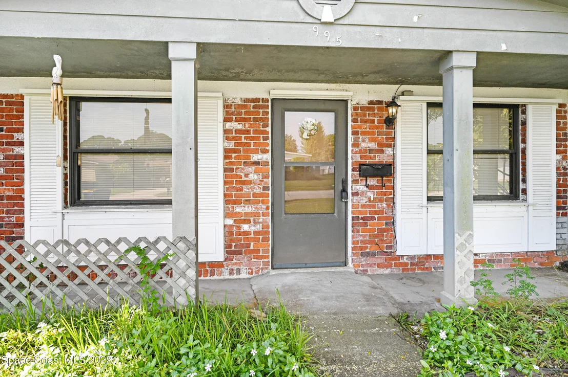 Photo of 995 Beacon Road