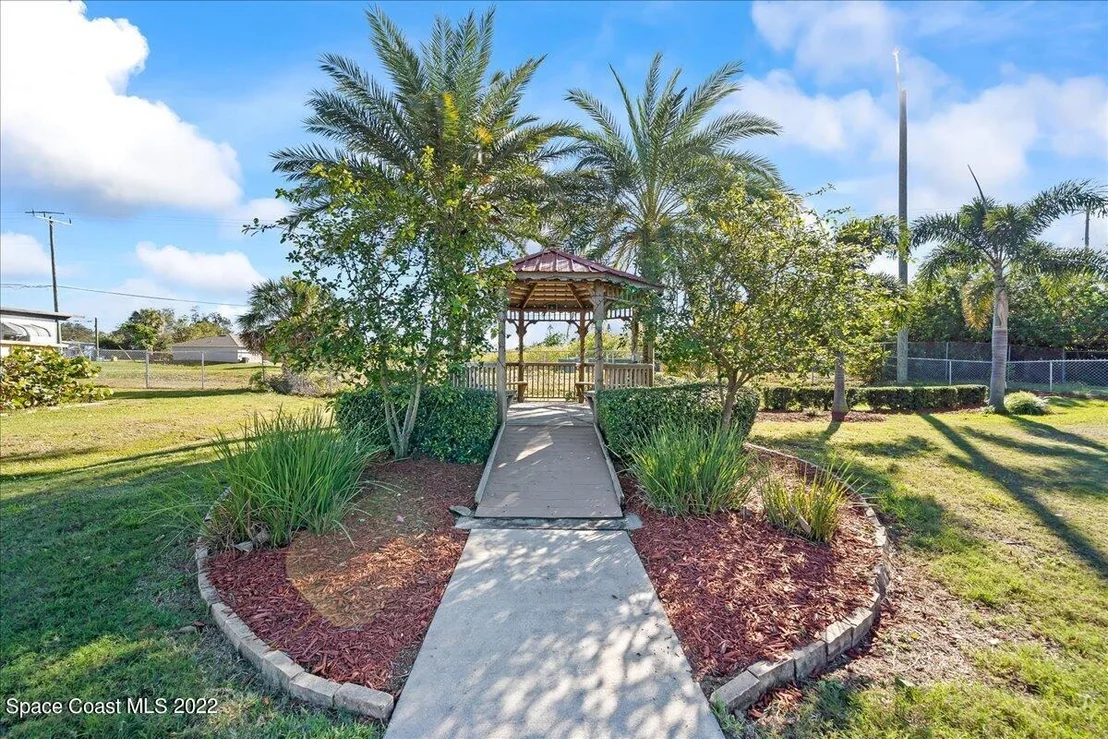 Photo of 3061 Indian River Drive NE