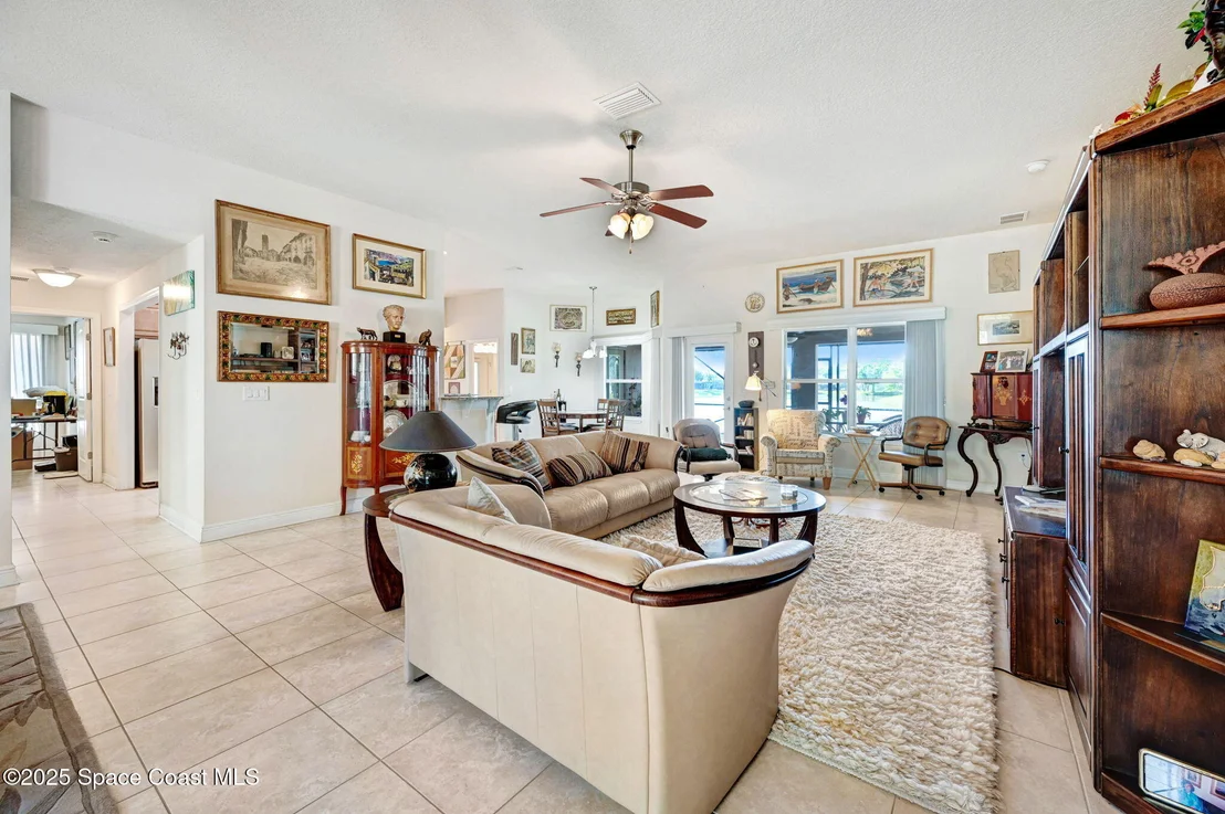 Photo of 2074 Botanica Circle
