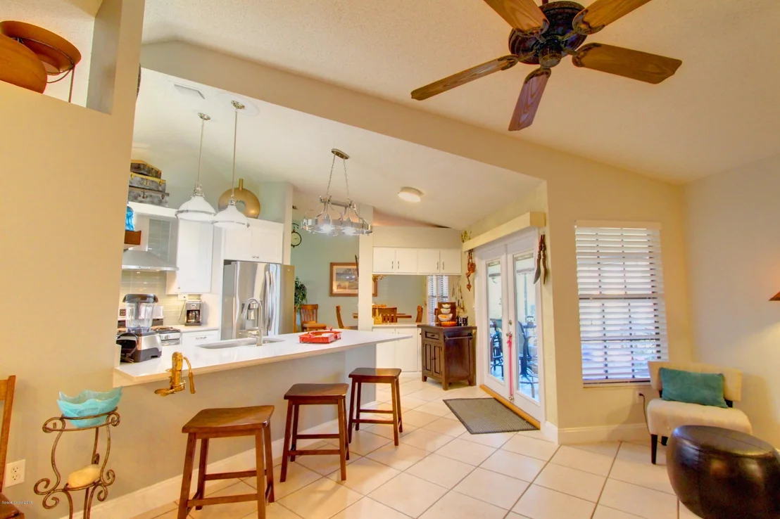 Photo of 1237 Lakeview Drive