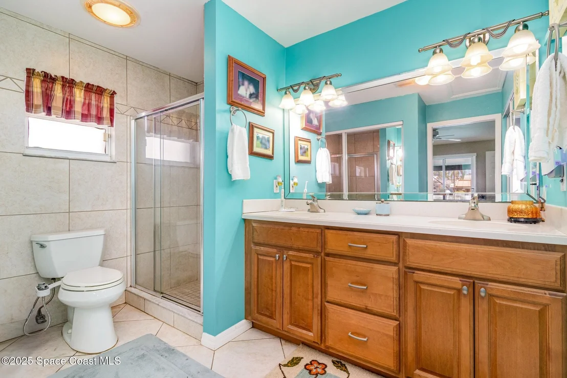 Photo of 425 Sparrow Drive