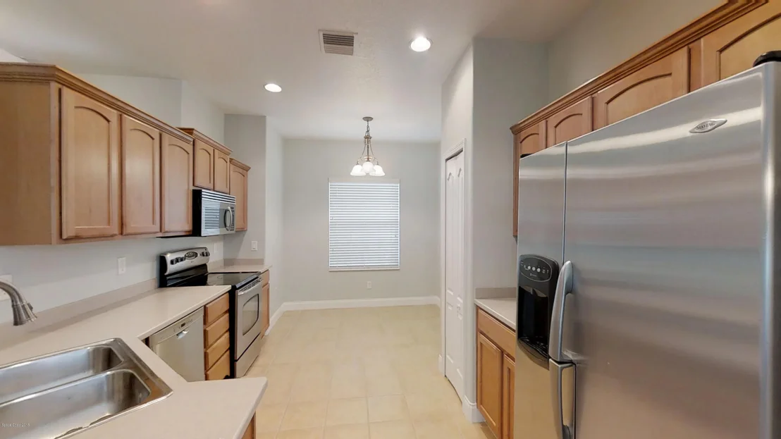 Photo of 662 Waterside Circle