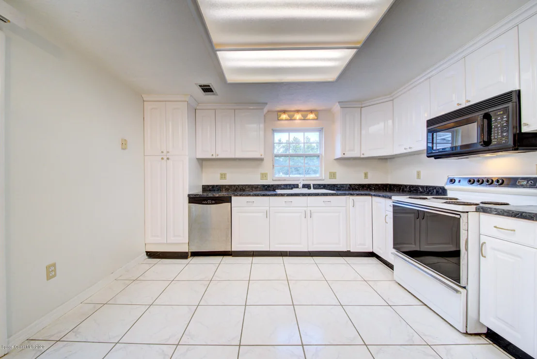 Photo of 4005 Alan Shepard Avenue