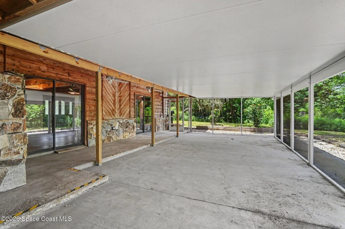 Photo of 2650 Lagrange Road