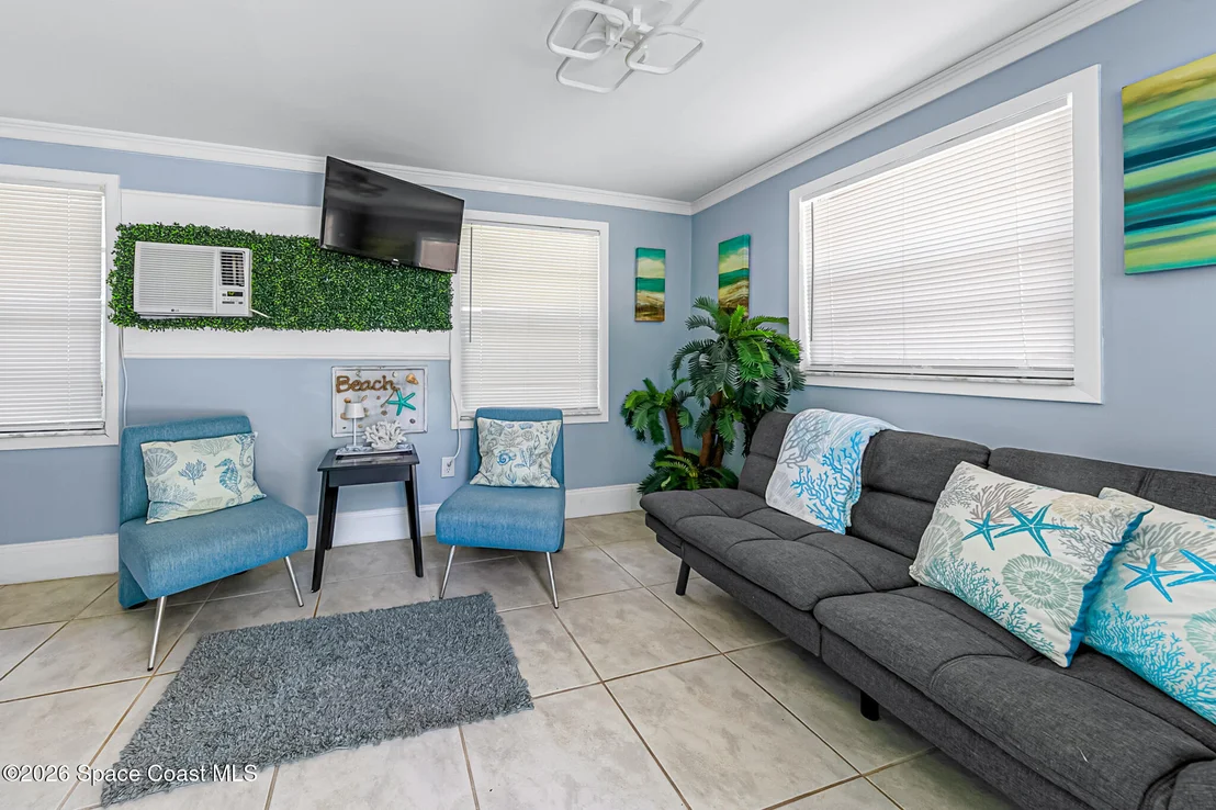 Photo of 329 Pineda Street