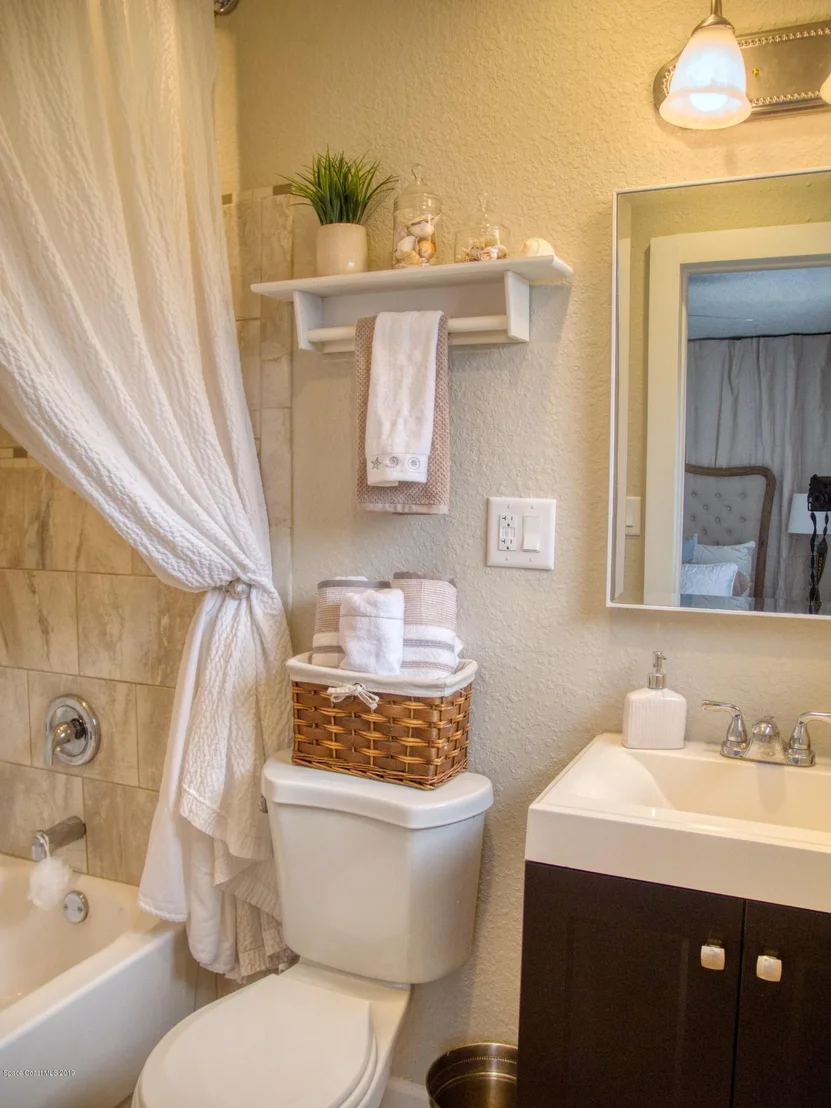 Photo of 220 Melaleuca Drive