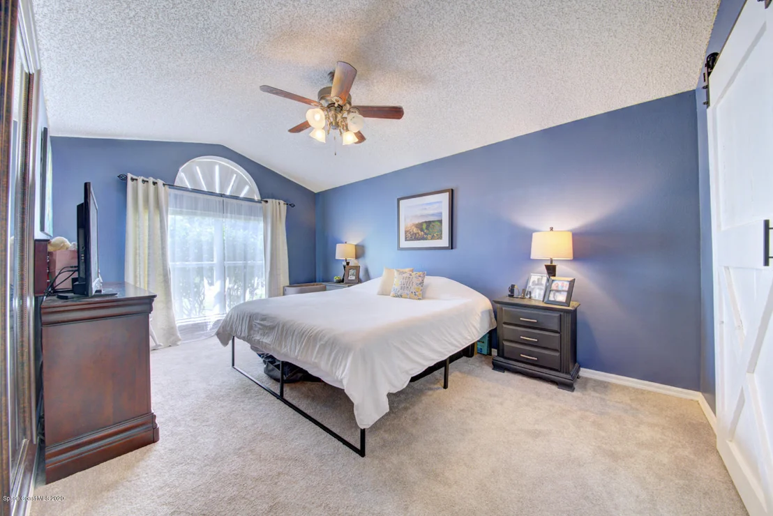 Photo of 2380 High Ridge Road