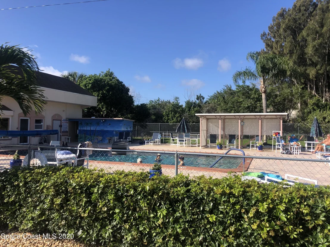 Photo of 3034 Indian River Drive NE
