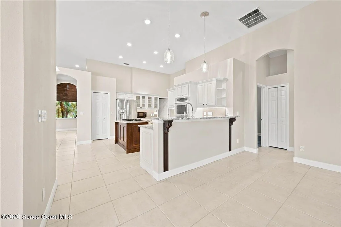 Photo of 825 Thrasher Drive