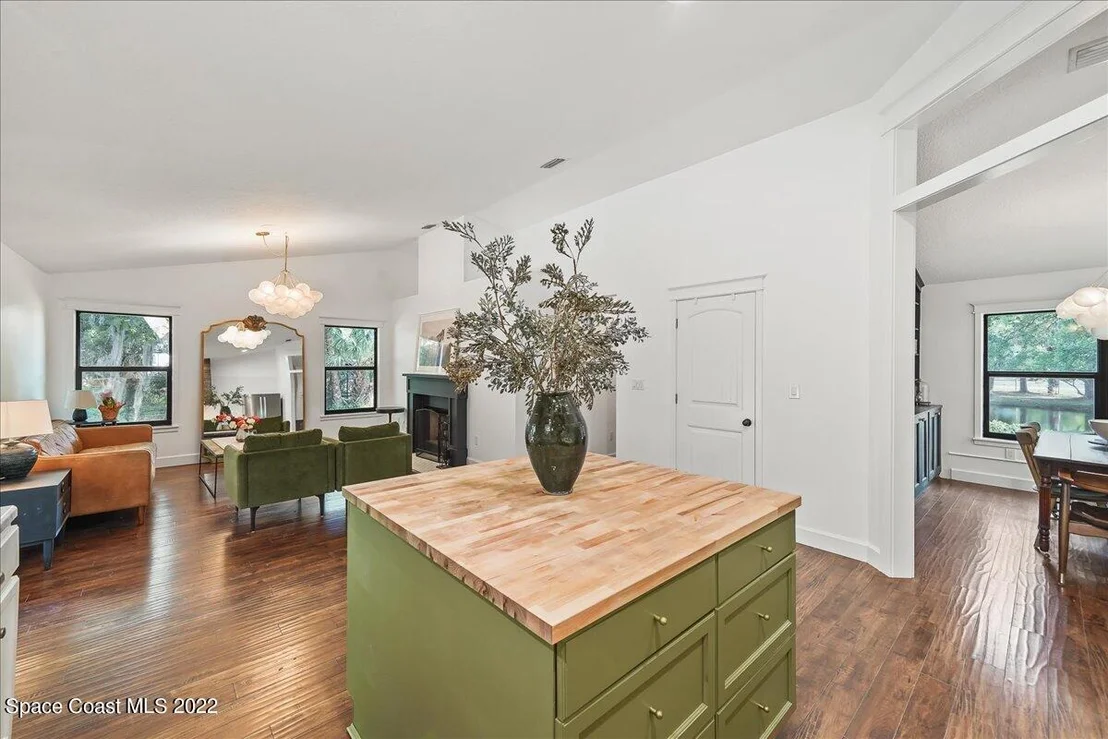 Photo of 3385 Grant Road