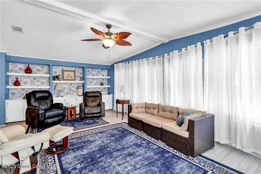 Photo of 729 Gladiolus Drive