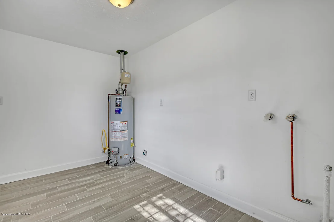 Photo of 984 Beacon Road