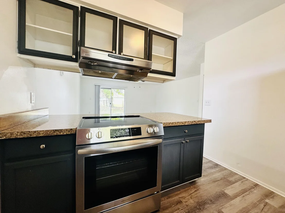 Photo of 5680 Holden Road