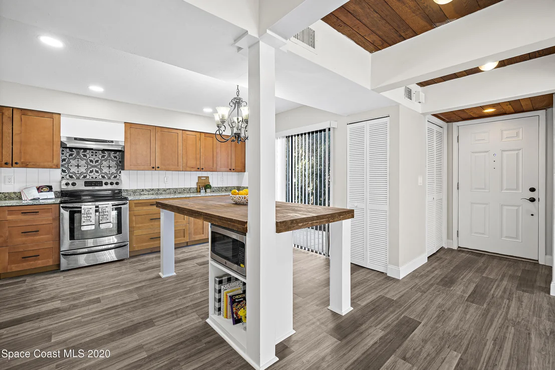 Photo of 473 Willow Tree Drive
