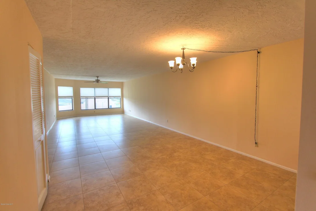 Photo of Unit 1024 at 315 Tangle Run Boulevard
