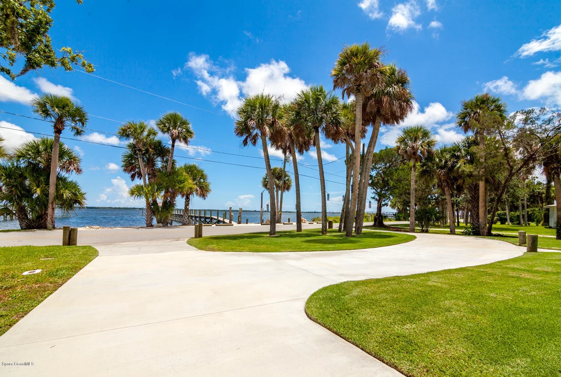 Photo of 3745 Indian River Drive N