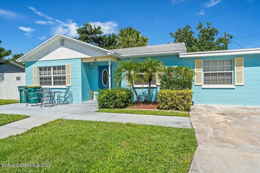 Photo of 1050 Riverdale Drive