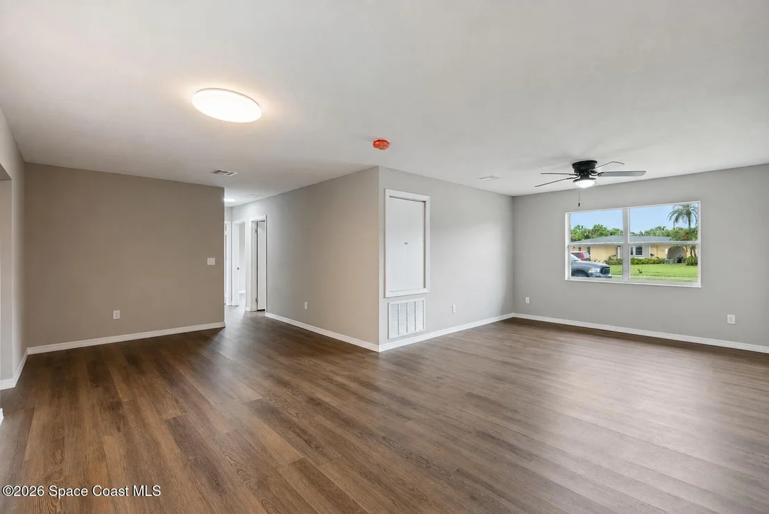 Photo of 1061 Bianca Drive NE