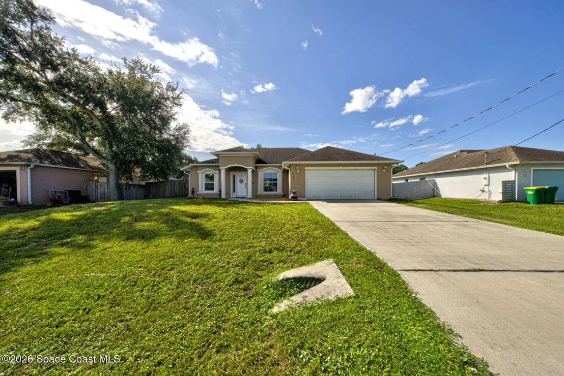 Photo of 6165 Adina Road