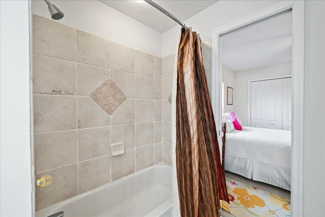 Photo of 1025 Starling