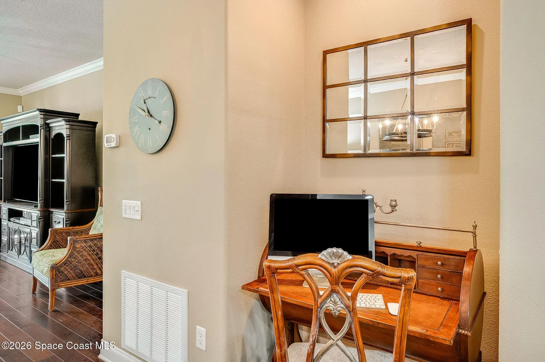 Photo of 522 Waterside Circle
