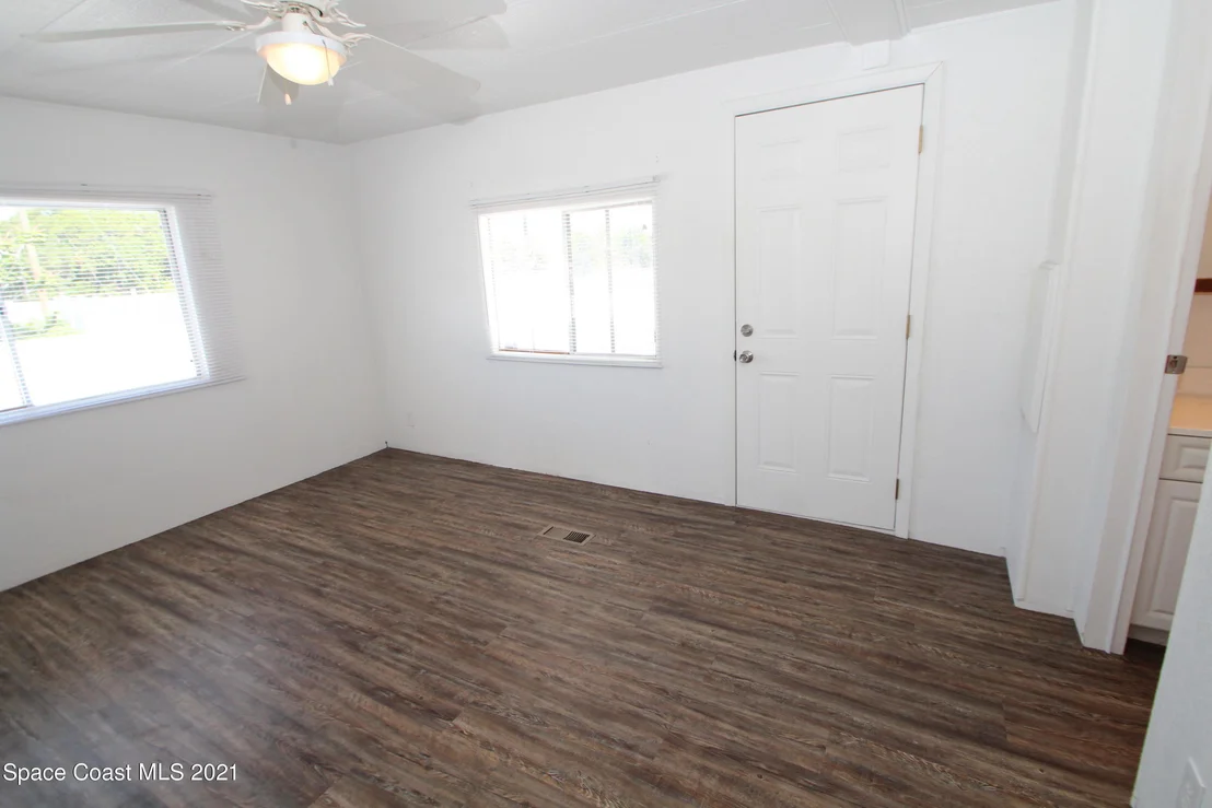 Photo of 2505 Amberly Road NE