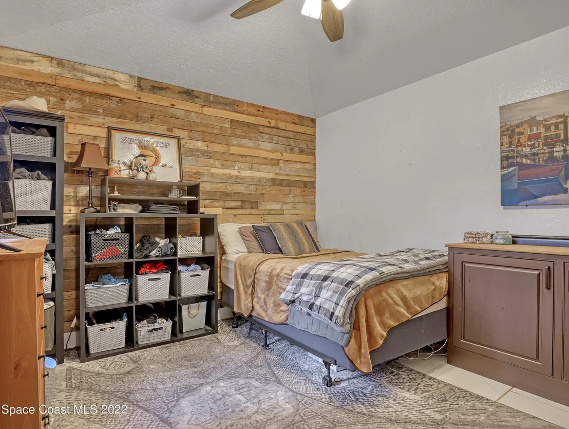 Photo of 4304 Long Lake Road