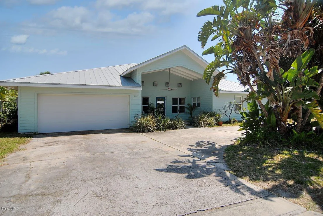 Photo of 1539 Bayshore Drive