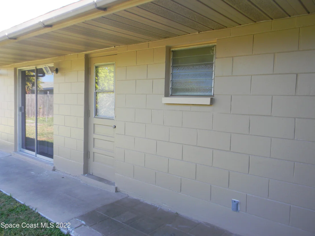 Photo of 2132 Lakeview Drive
