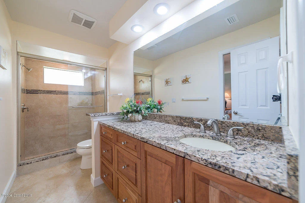 Photo of 1401 Meadowbrook Road NE