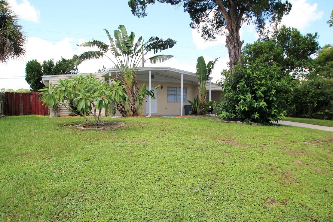 Photo of 920 Glenmore Circle