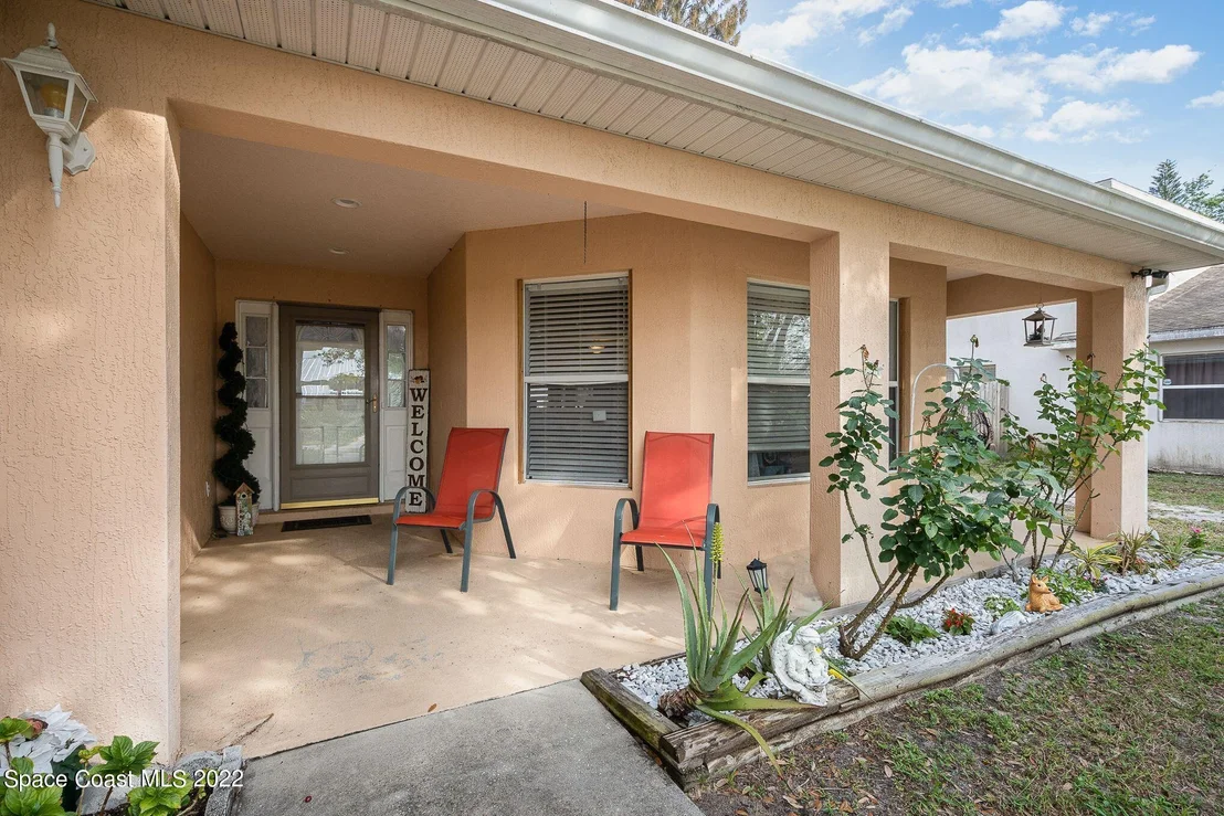 Photo of 1137 Scyphers Street NE