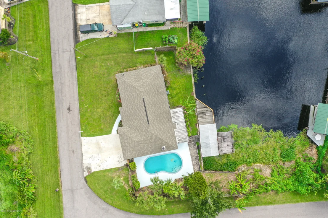 Photo of 818 Heron Road