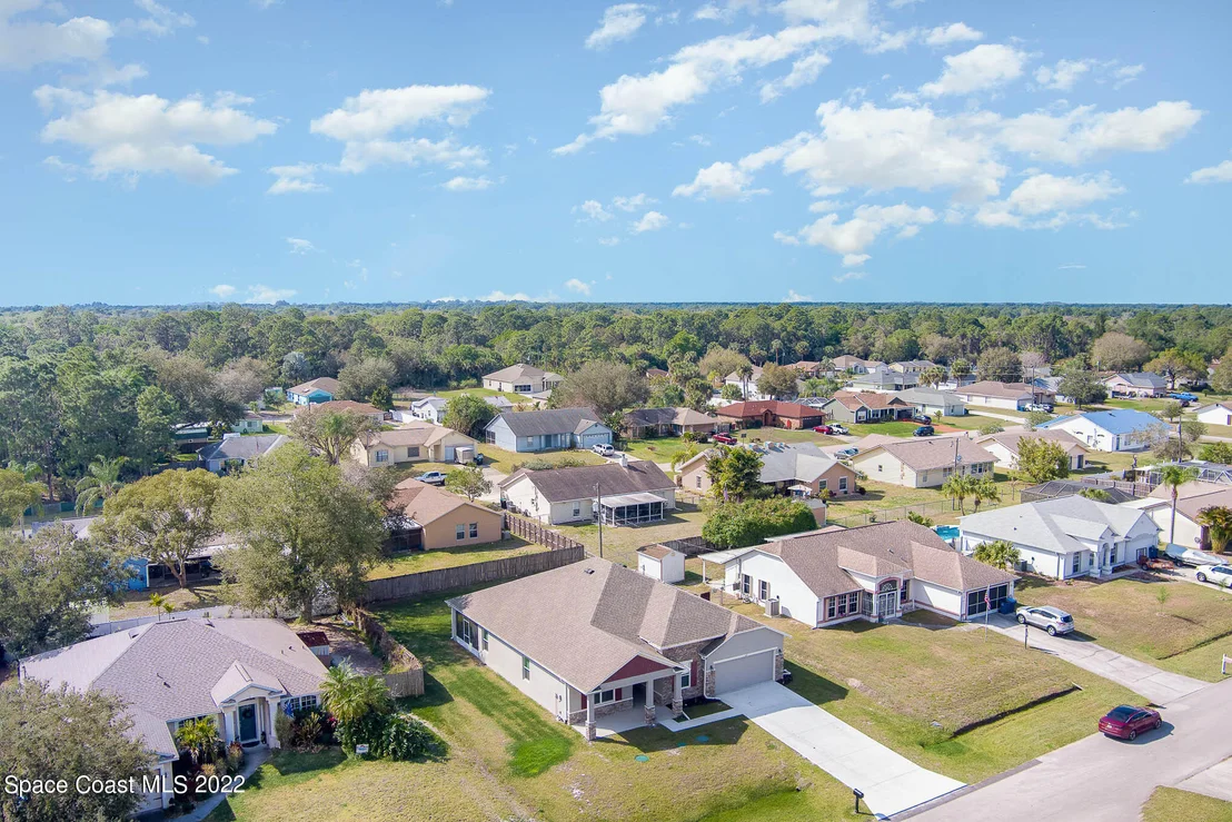 Photo of 660 Seven Gables Circle SE