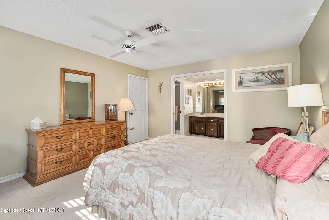 Photo of 330 Seabreeze Drive