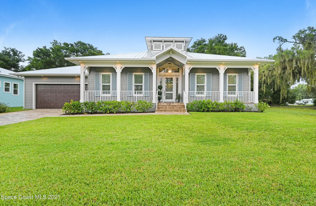 Photo of 2215 Bryan Street